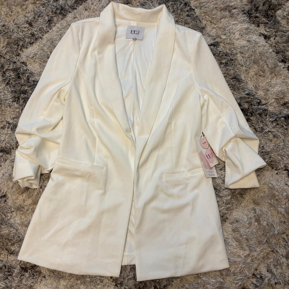 Elegant White Blazer